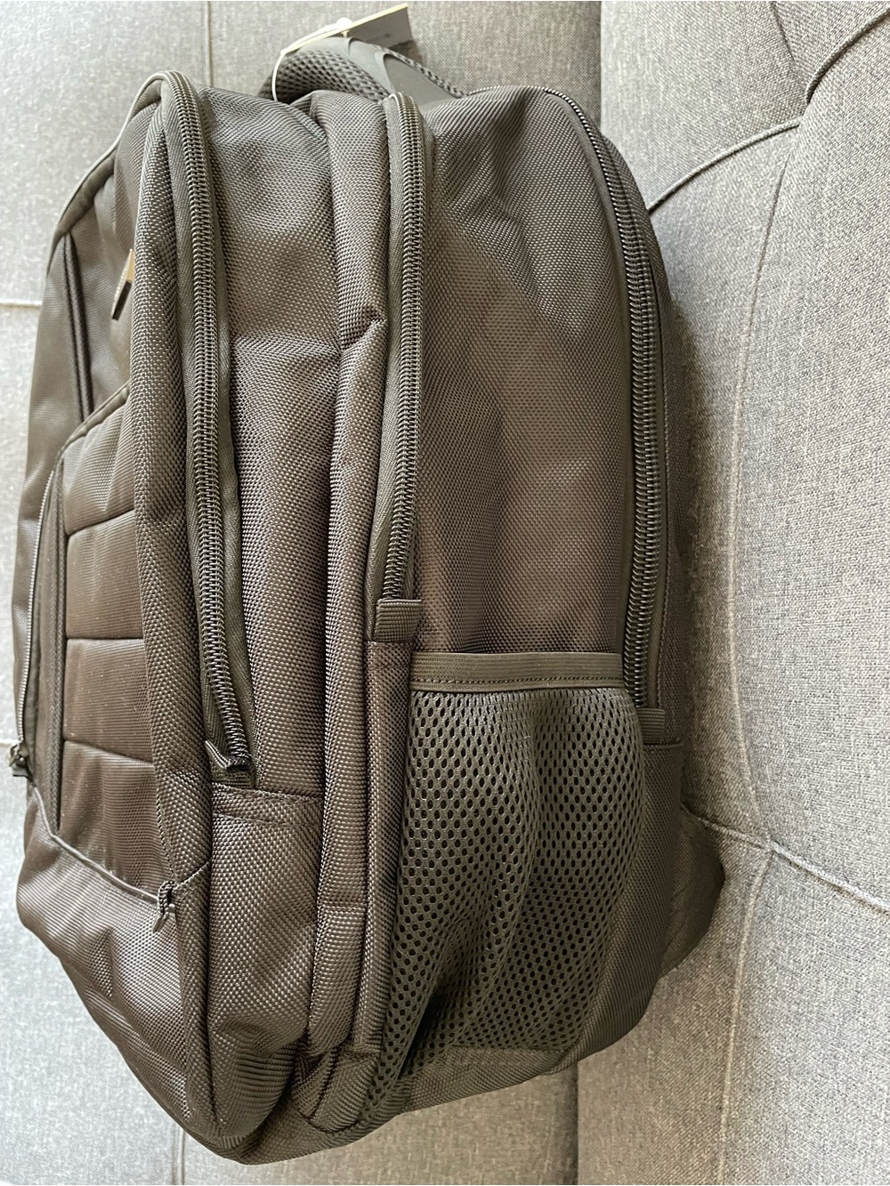 Perry Ellis M300 Backpack - Picture 5 of 11